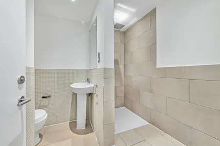 Finborough Road, London, Maisonette To Let - Bathroom One