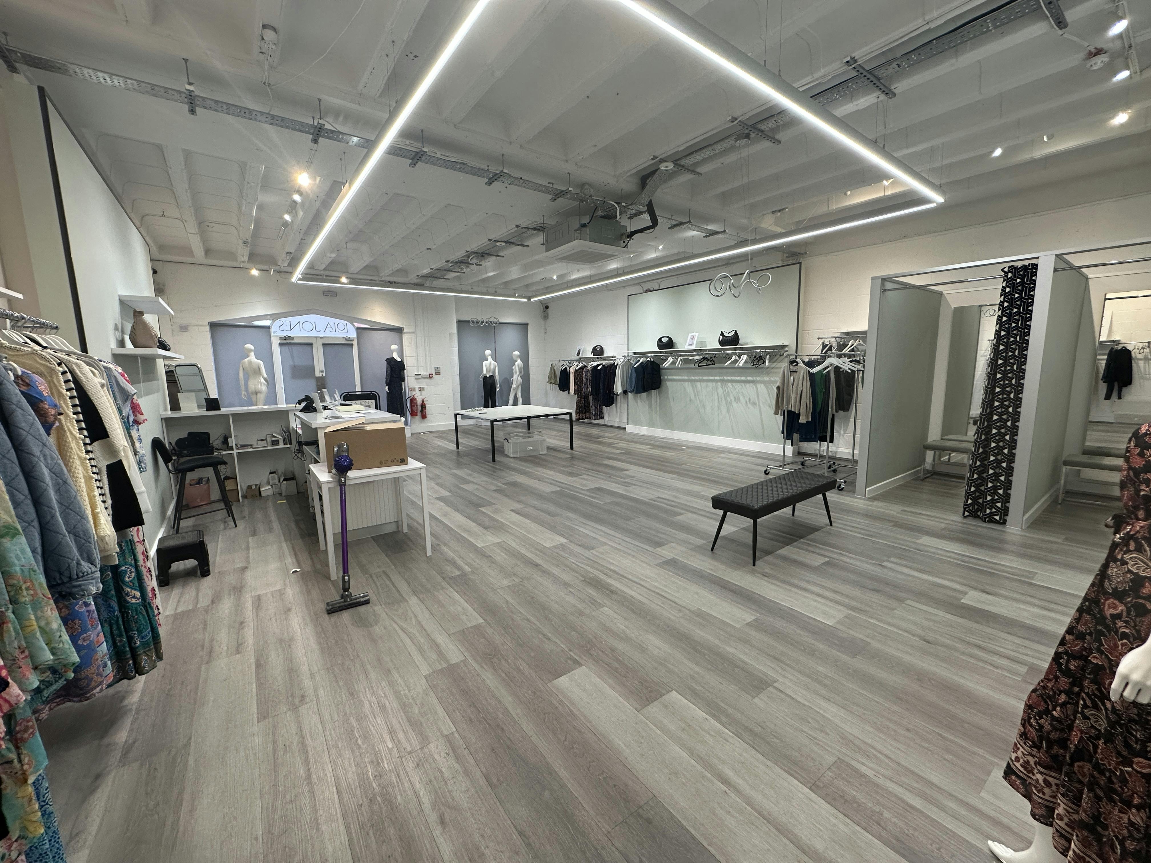 5A Lion & Lamb Yard, Farnham, Retail To Let - IMG_0079.JPG