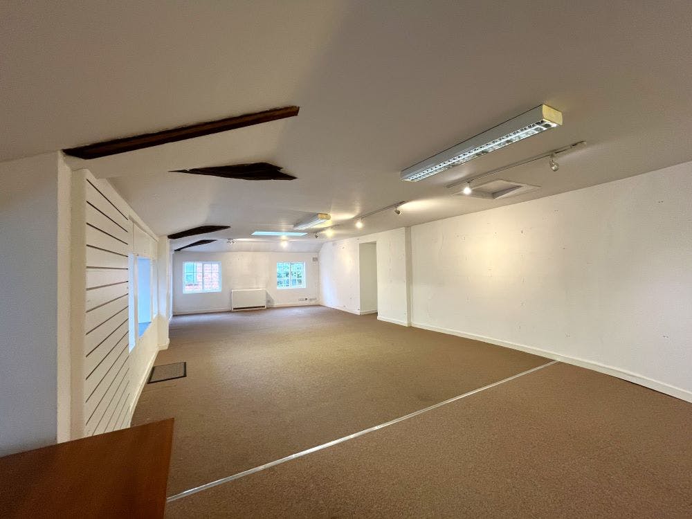 4 White lion walk, Banbury, Residential Conversion / Retail For Sale - image00017.jpg