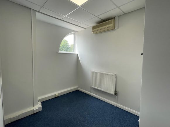 8 Tanners Yard, Bagshot, Offices To Let - unnamed 6.jpg