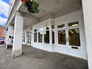 50 Wedgewood Street, Aylesbury, Retail To Let - 20260805_113439000_iOS 5.jpg