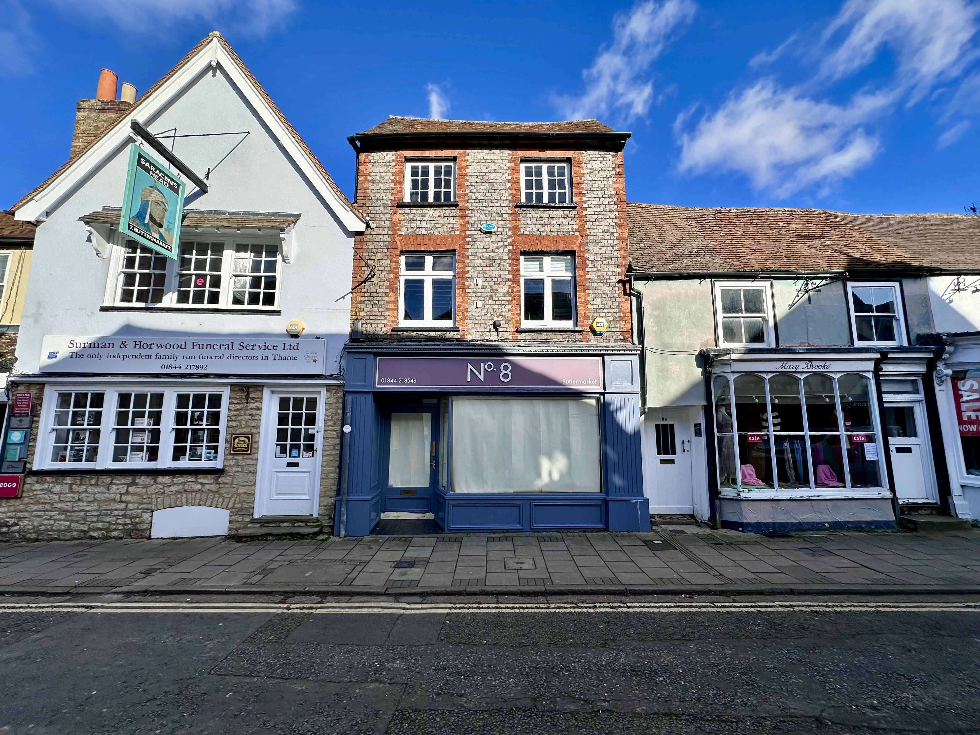 8 Buttermarket, Thame, Retail To Let - IMG_4394.jpeg