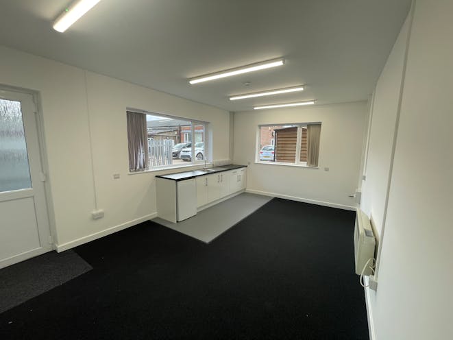 Building A155, Cutbush Lane, Reading, Office To Let - IMG_1224.JPG