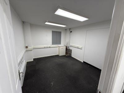 Unit 8 Dunlop Road Hunt End, Redditch, Industrial/Logistics To Let - 15 Dec 25 2.JPG