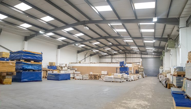 17A Invincible Road Trading Estate, Farnborough, Warehouse & Industrial To Let - DSCF0070 copy.jpg
