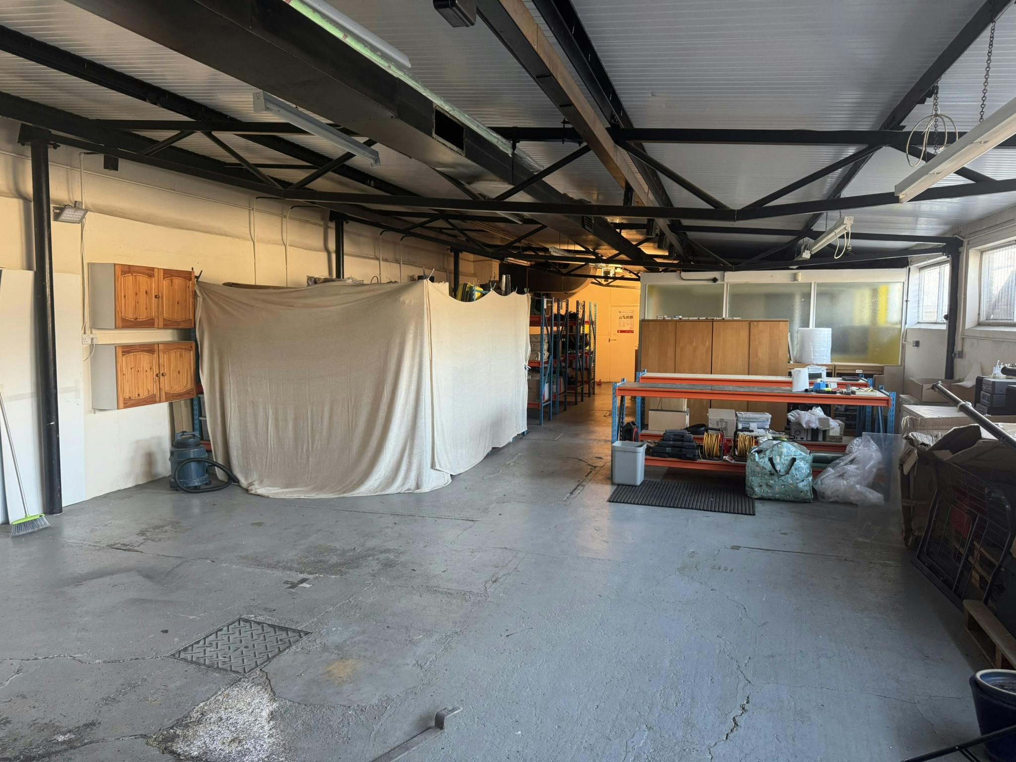 214 Station Road, Addlestone, Offices / Industrial / Warehouse To Let - IMG_6049.JPEG