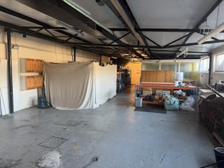 214 Station Road, Addlestone, Offices / Industrial / Warehouse To Let - IMG_6049.JPEG