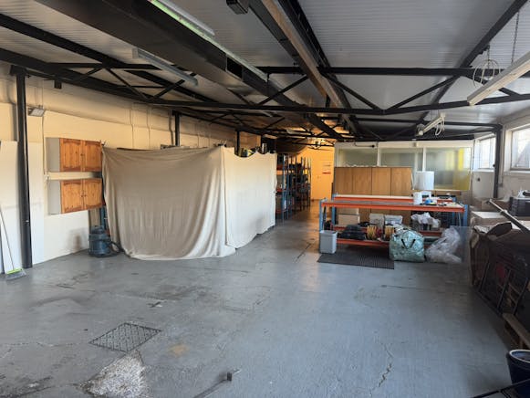 214 Station Road, Addlestone, Offices / Industrial / Warehouse To Let - IMG_6049.JPEG