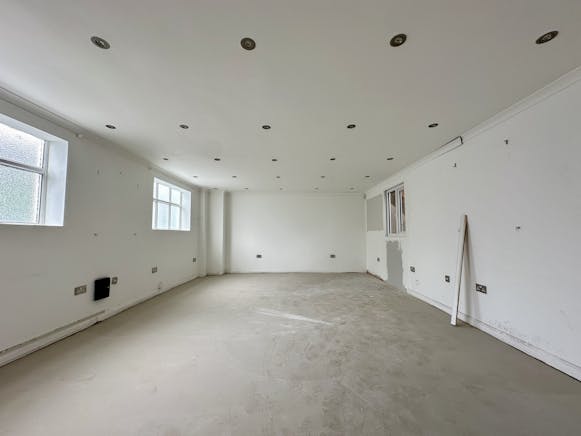 Unit 11a Britannia Estate, Luton, Industrial To Let - 6.JPG
