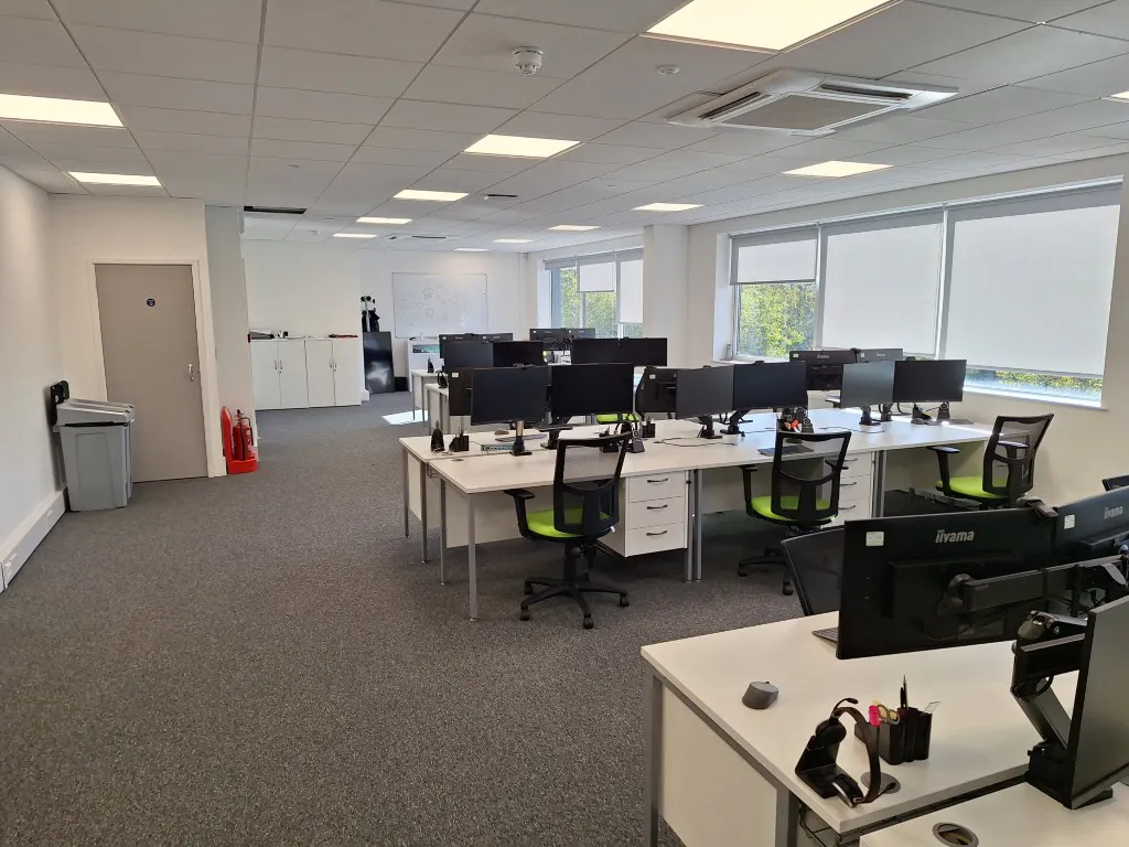 Unit 10 Westerngate, Hillmead Enterprise Park, Swindon, Industrial To Let - 20250929_102501.jpg