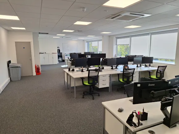 Unit 10 Westerngate, Hillmead Enterprise Park, Swindon, Industrial To Let - 20250929_102501.jpg