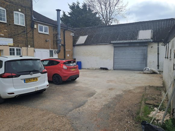 8 Freestone Yard, Slough, Industrial / Offices / Other For Sale - 1000001605.jpg