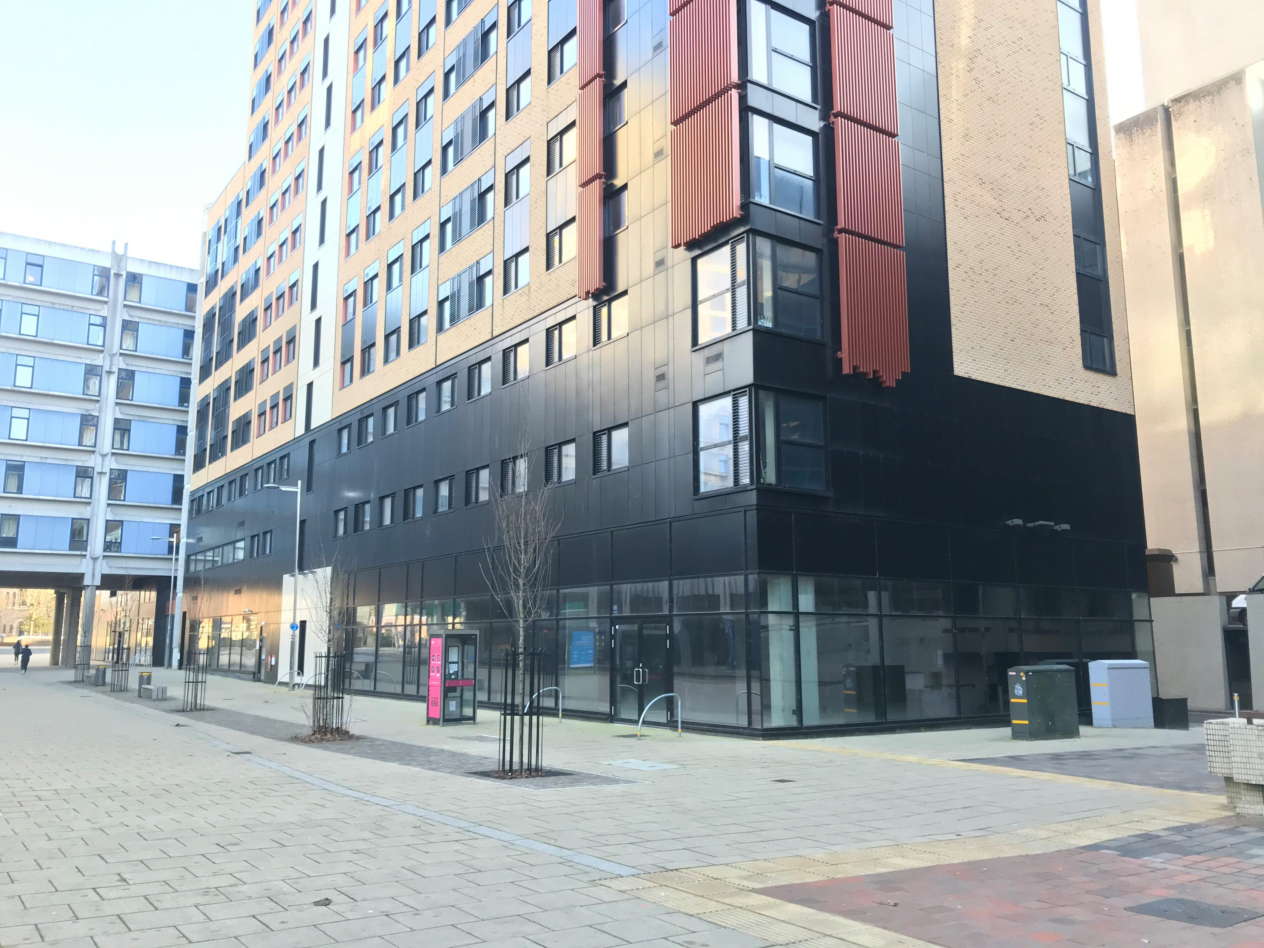 Retail/Shop in Portsmouth - photo 4