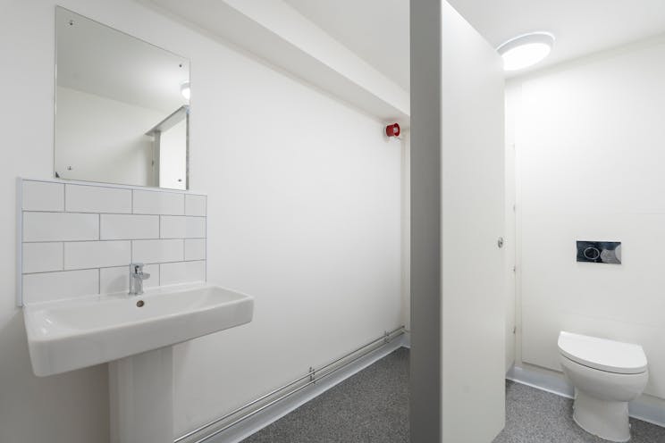 Unit B5, Worton Grange Industrial Estate, Reading, Industrial / Warehouse To Let - IW090524CA111.jpg