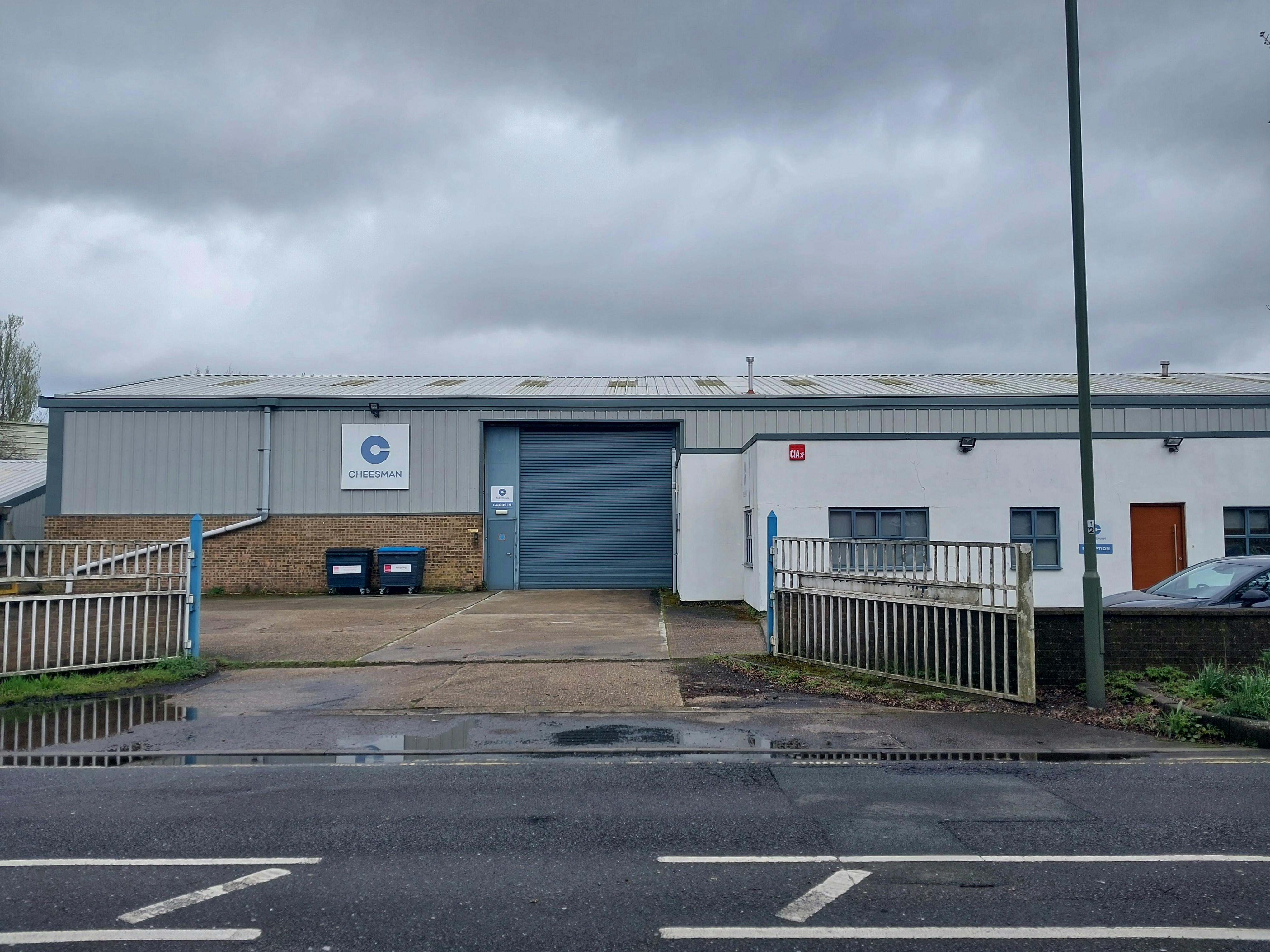 136 Lysons Avenue, Aldershot, Industrial To Let - 20240403_114014.jpg