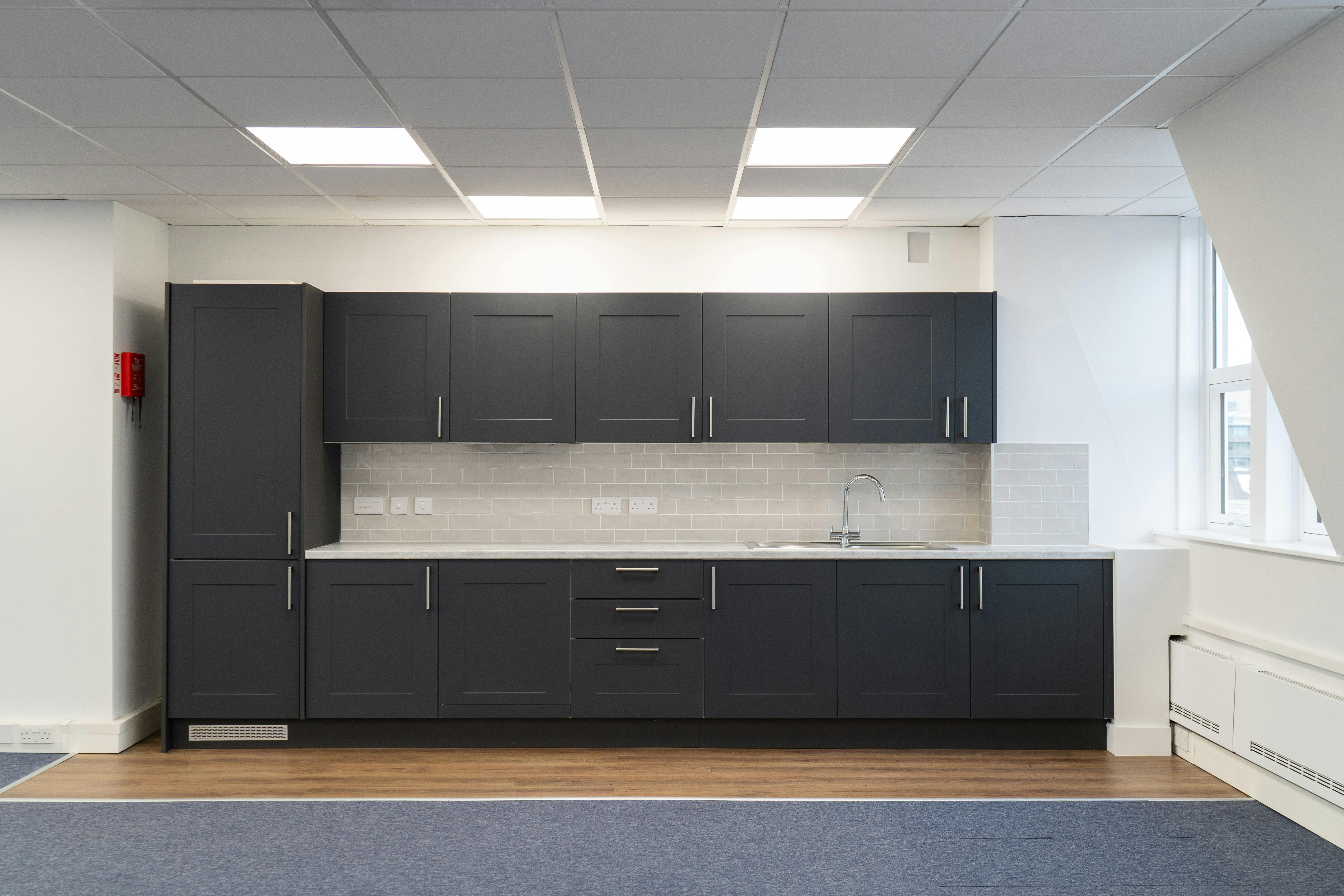 First and Third Floor, 39 Queen Street, Maidenhead, Offices To Let - 39QueenSt19.jpg