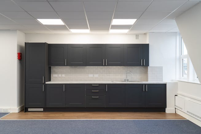 First and Third Floor, 39 Queen Street, Maidenhead, Offices To Let - 39QueenSt19.jpg