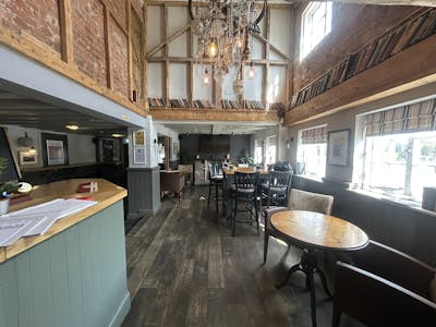 Golden Cross, Poyle Road, Slough, Pub / Pub / Bar / Club To Let / For Sale - IMG_2093.JPEG