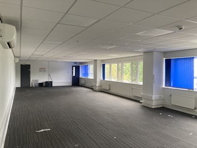 Unit 3-4, Building 303 World Freight Terminal,, Manchester, Industrial/Logistics To Let - IMG_5238.jpg