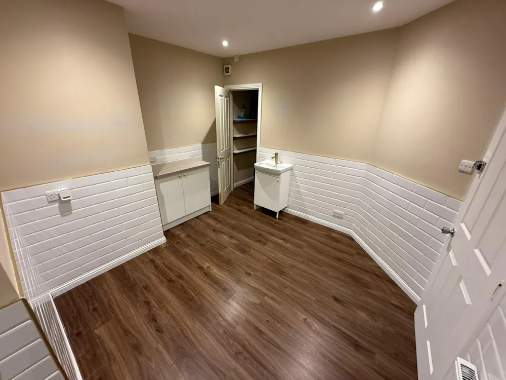33 Moredun Park Road - Internal 3.JPG