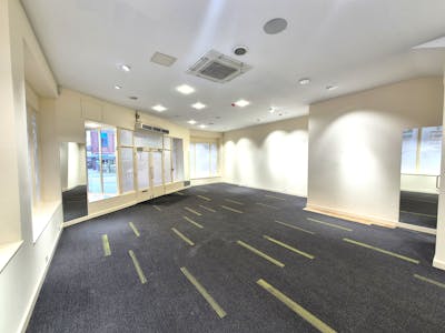 2 Warren Street, Stockport, Retail To Let - 20260331_111043.jpg