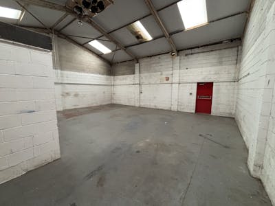 Unit 8, Ynyswen Industrial Estate, Treorchy, Industrial To Let - IMG_2919.jpg