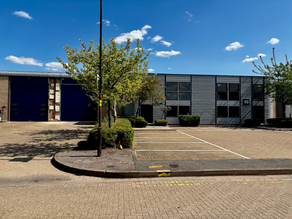 18 Plover Close, Interchange Park, Newport Pagnell, MK16 9PS