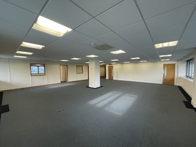 Market Chambers, Neath, Office To Let - IMG_9805.JPG