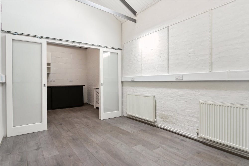 12 Blackstock Mews - 8.jpg