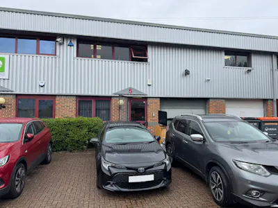 Unit 5 The Metro Centre, St Albans, Light Industrial / Warehouse To Let - IMG_6015 -noreg.jpg