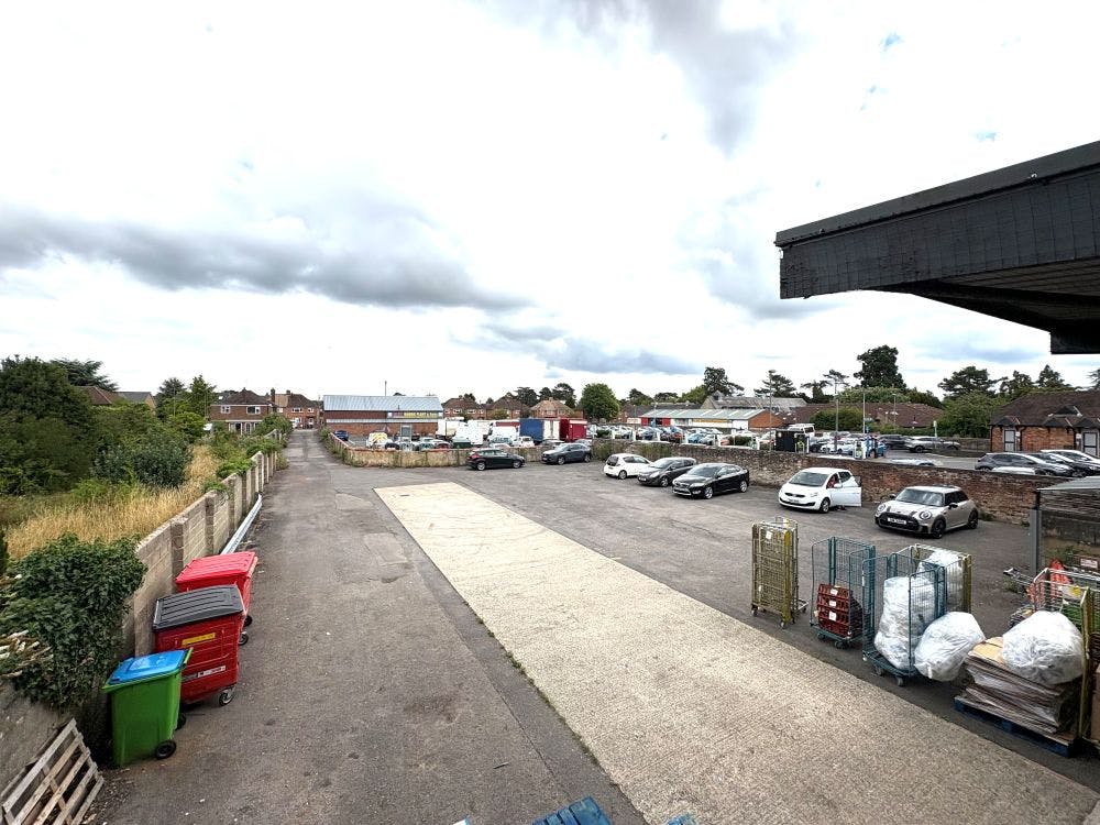 3 Market Square, Bicester, Leisure / Retail / Office To Let - IMG_8337.jpg