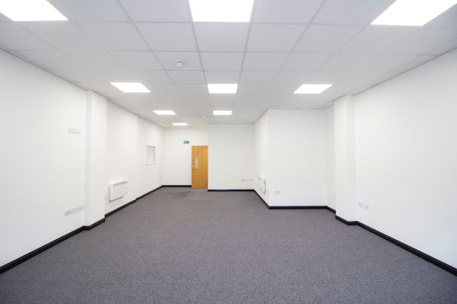 Unit 8, Barratt Way Industrial Estate, Harrow, Industrial / Warehouse To Let - 4.jpg