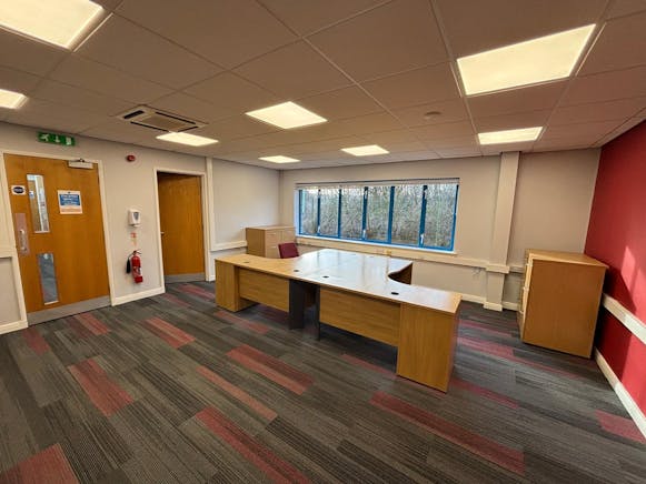 Unit D Westmains Industrial Estate, Grangemouth, Industrial To Let - PHOTO-2026-02-02-15-42-40 8.jpg