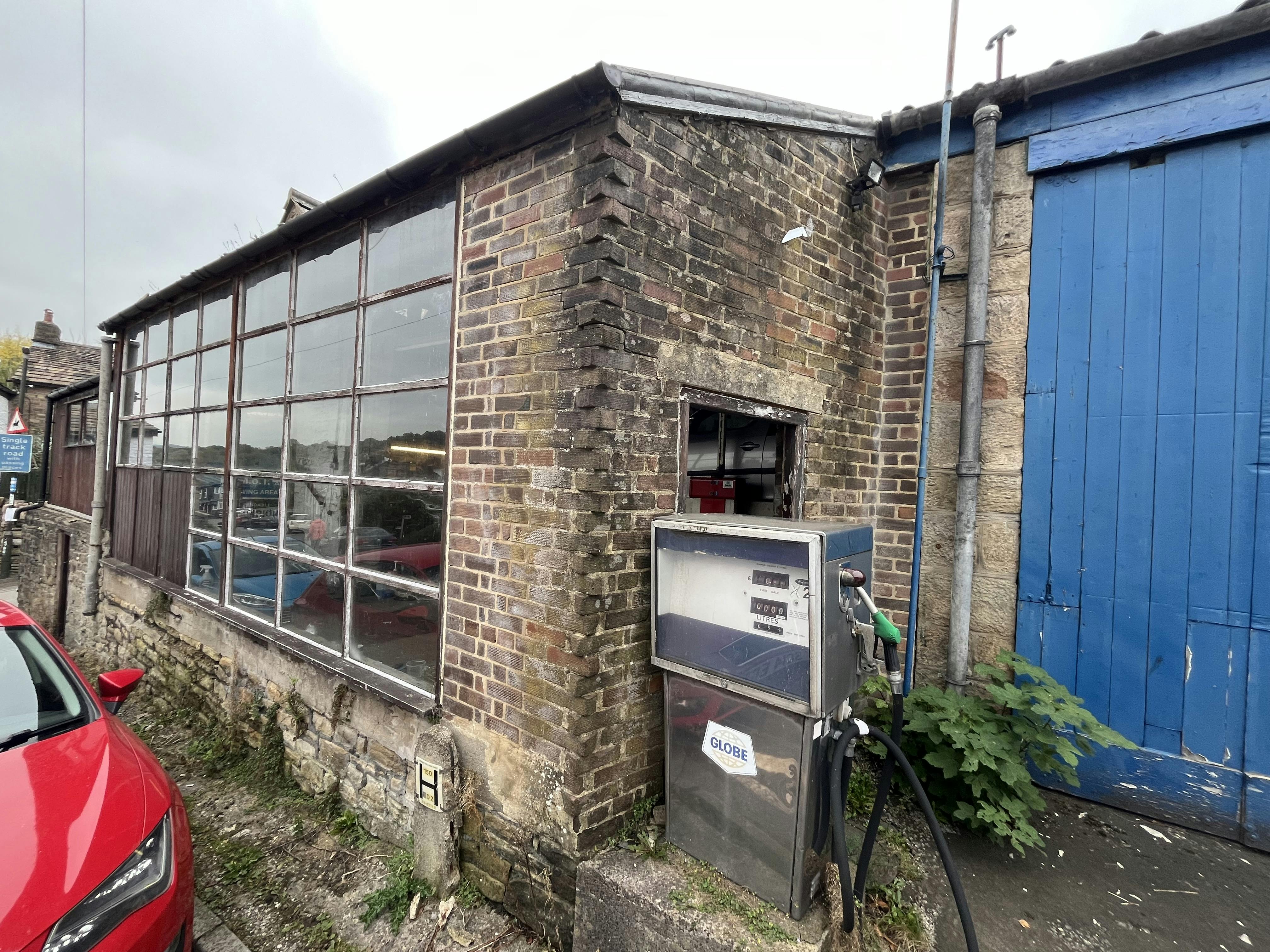 Old Road Garage, High Peak, Industrial / Investment For Sale - IMG_0209.jpg
