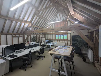 Lydling Barns 1, Puttenham Lane, Shackleford, Office To Let - PXL_20260312_152055525.jpg