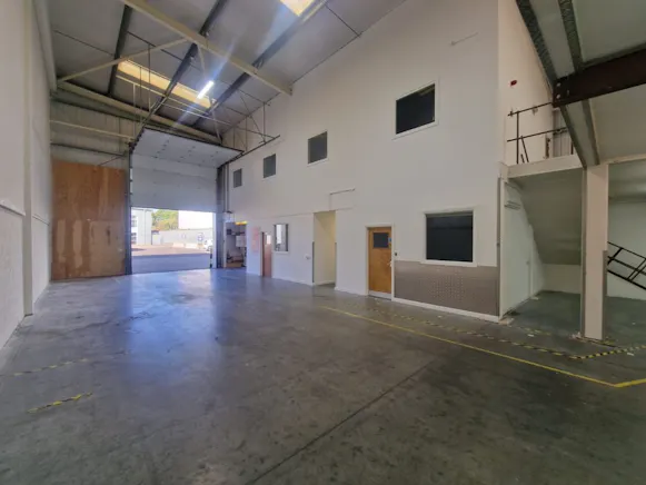 Unit 4 The IO Centre, Brunel Road, Basingstoke, Industrial To Let - 4ioCPicture6 - 01 10 2026.jpg