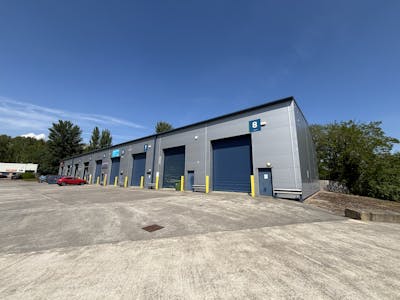 Unit 7 & 8 Woodside, Springvale Industrial Estate, Cwmbran, Industrial To Let - IMG_1748.jpg