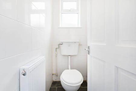 Frobisher Street, London, Semi-detached / Terraced house To Let - WC