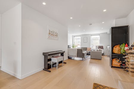 St John Street, London, Residential Flat To Let - Reception Room