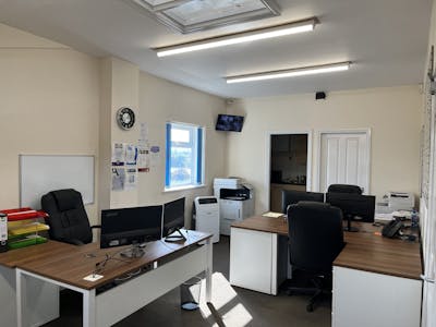 Unit G, Westminster Road, Lincoln, Industrial To Let - IMG_5225.jpg