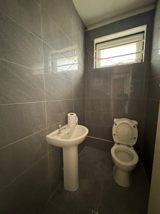 Unit 9, Basildon, Industrial To Let - thumbnail_image009.jpg