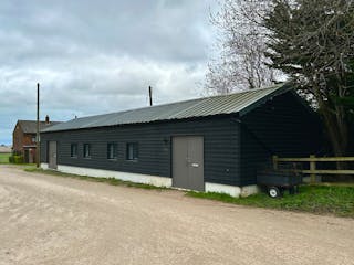 The Old Garage, Units 1-2 Dyers Hall Farm, Harlington, Industrial / Office / Other To Let - IMG_6592.JPG