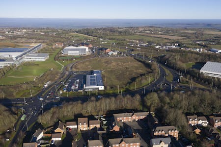 ICON 100, Latham Road, Gateway North, Swindon, Industrial / Warehouse To Let - 100 Gateway North drone_0910_1.jpg