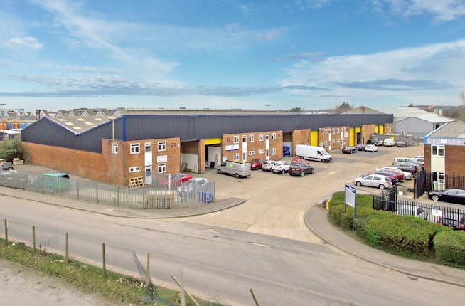 Unit C5 Deacon Trading Estate, Eastleigh, Industrial To Let - Deacon C Terrace.jpg