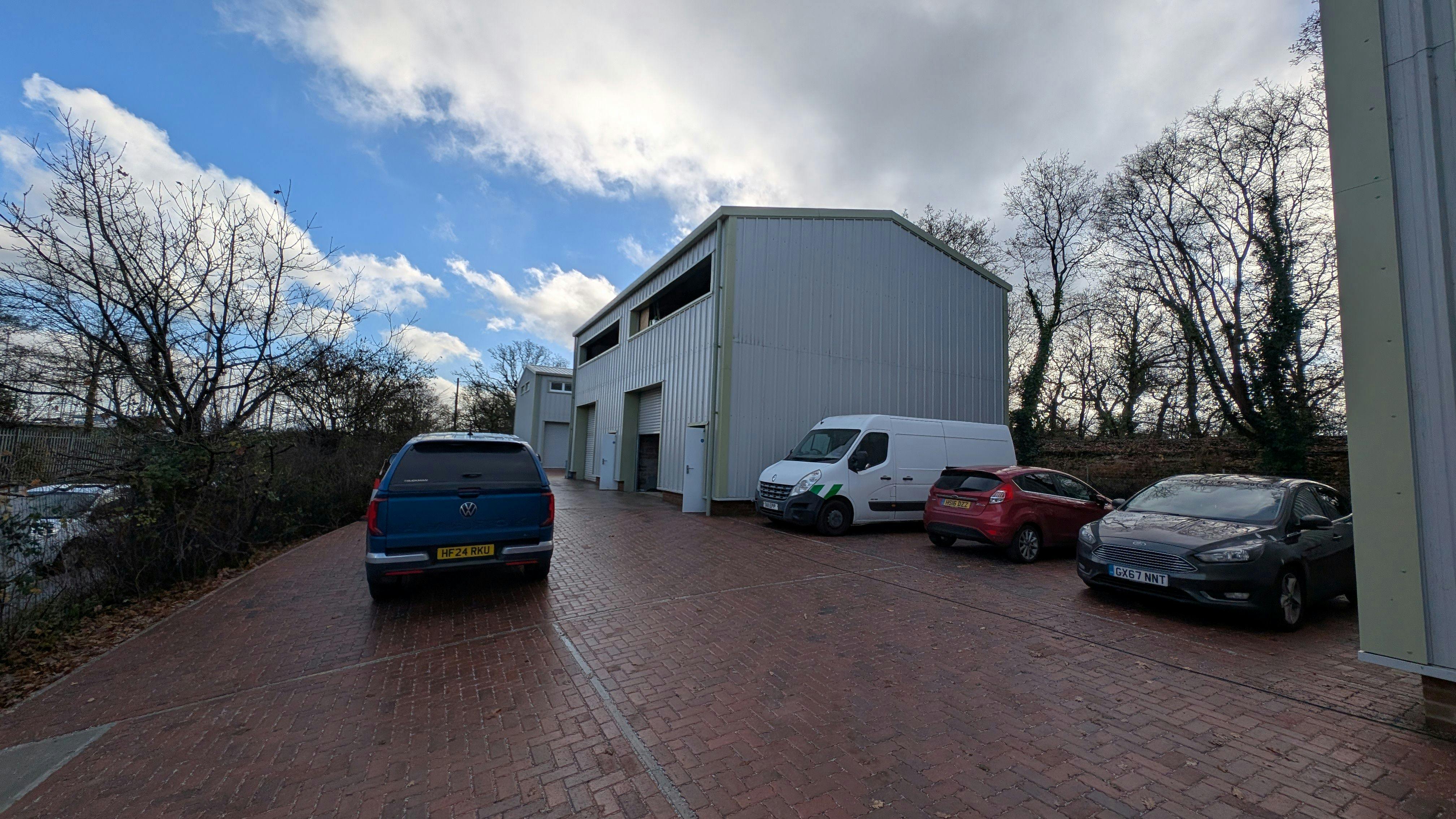 Industrial Unit in Southampton - photo 2