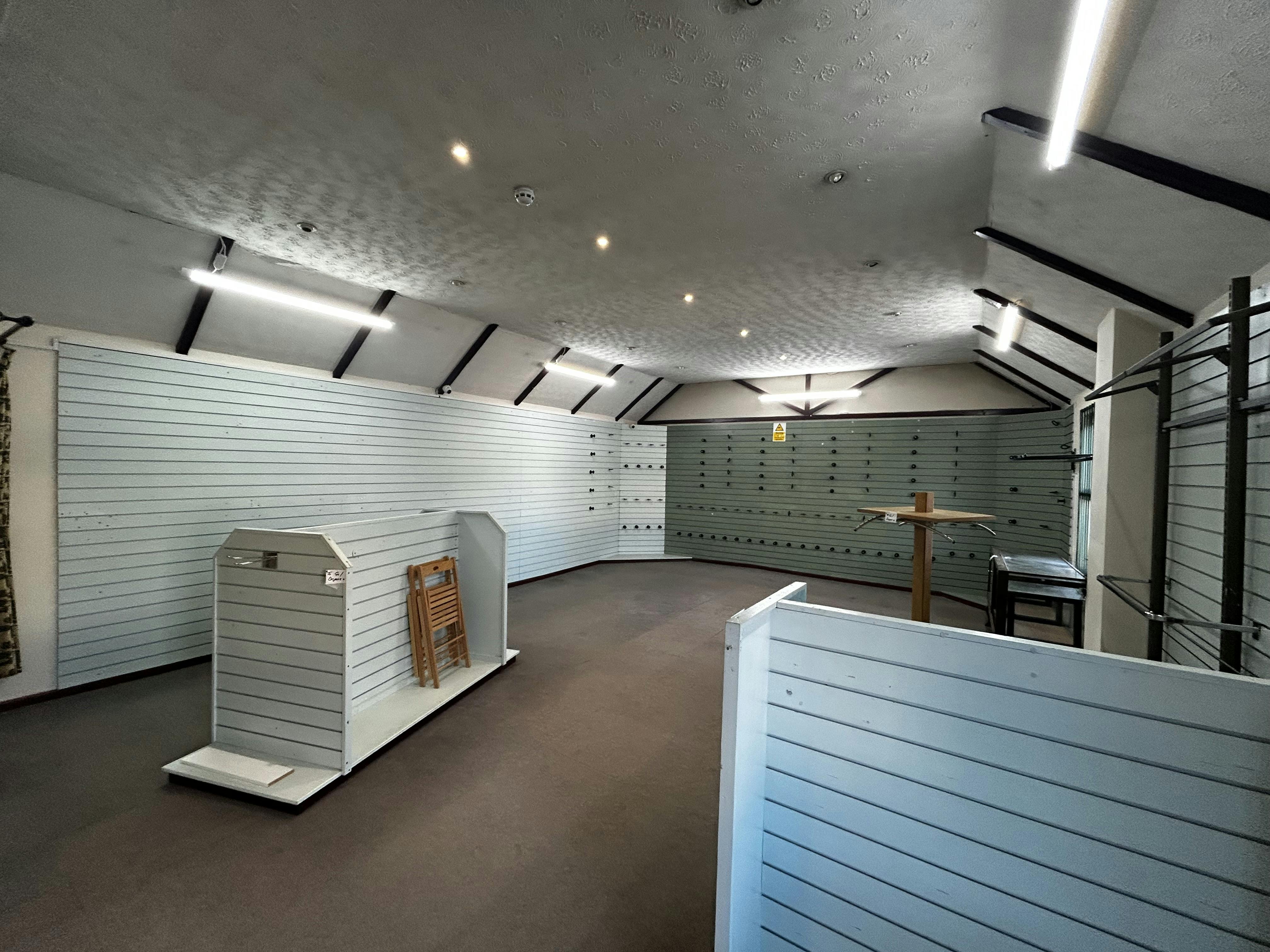 135 Victoria Road, Swindon, Retail For Sale - IMG_7100.jpg