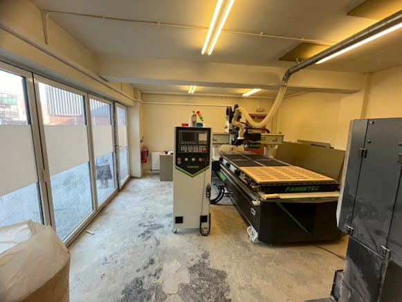 6 Grafton Street, High Wycombe, Industrial / Offices For Sale - 20250408_080157688_iOS.jpg