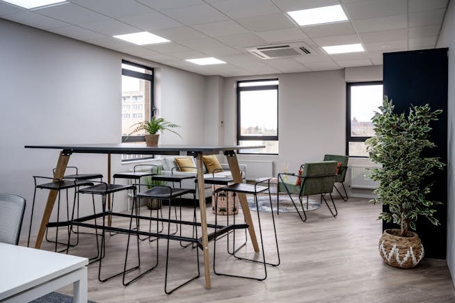 Network House, Basing View, Basingstoke, Office To Let - CEG_NetworkHouse_FM_11.jpg