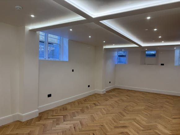 Offices, 7 High Street, Windsor, Offices To Let - IMG_4858.JPEG