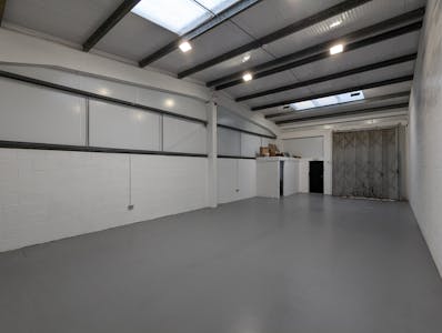 Unit 33, Watford, Industrial / Warehouse To Let - PXL_20240918_075615848.jpg